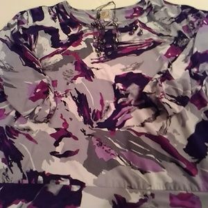 Classy top and Necklace Set!